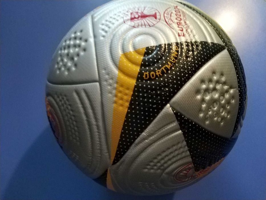 Офiцiйний  м'яч  EURO Final Pro Official Match Ball ,5 розмiр,425 грам