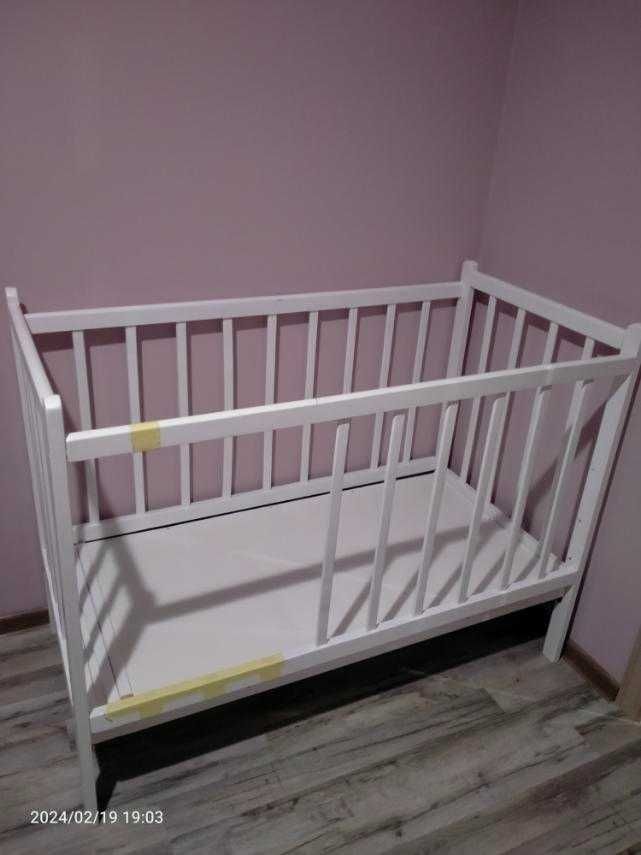 Ліжко для немовляти