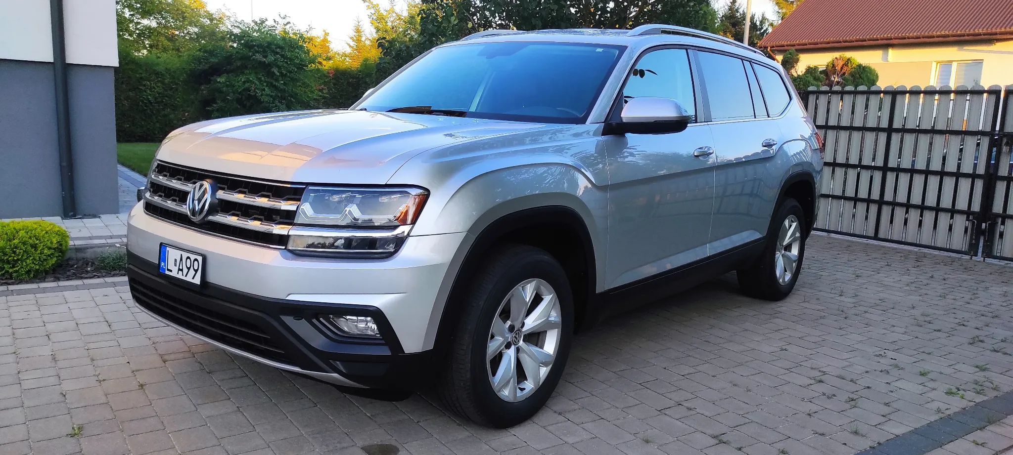 Volkswagen Atlas Śliczny -- 3.6 Benzyna - 7 Osób