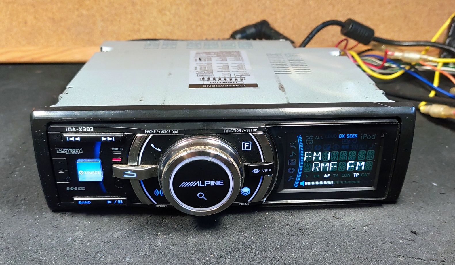 ALPINE IDA-X 303 USB radio