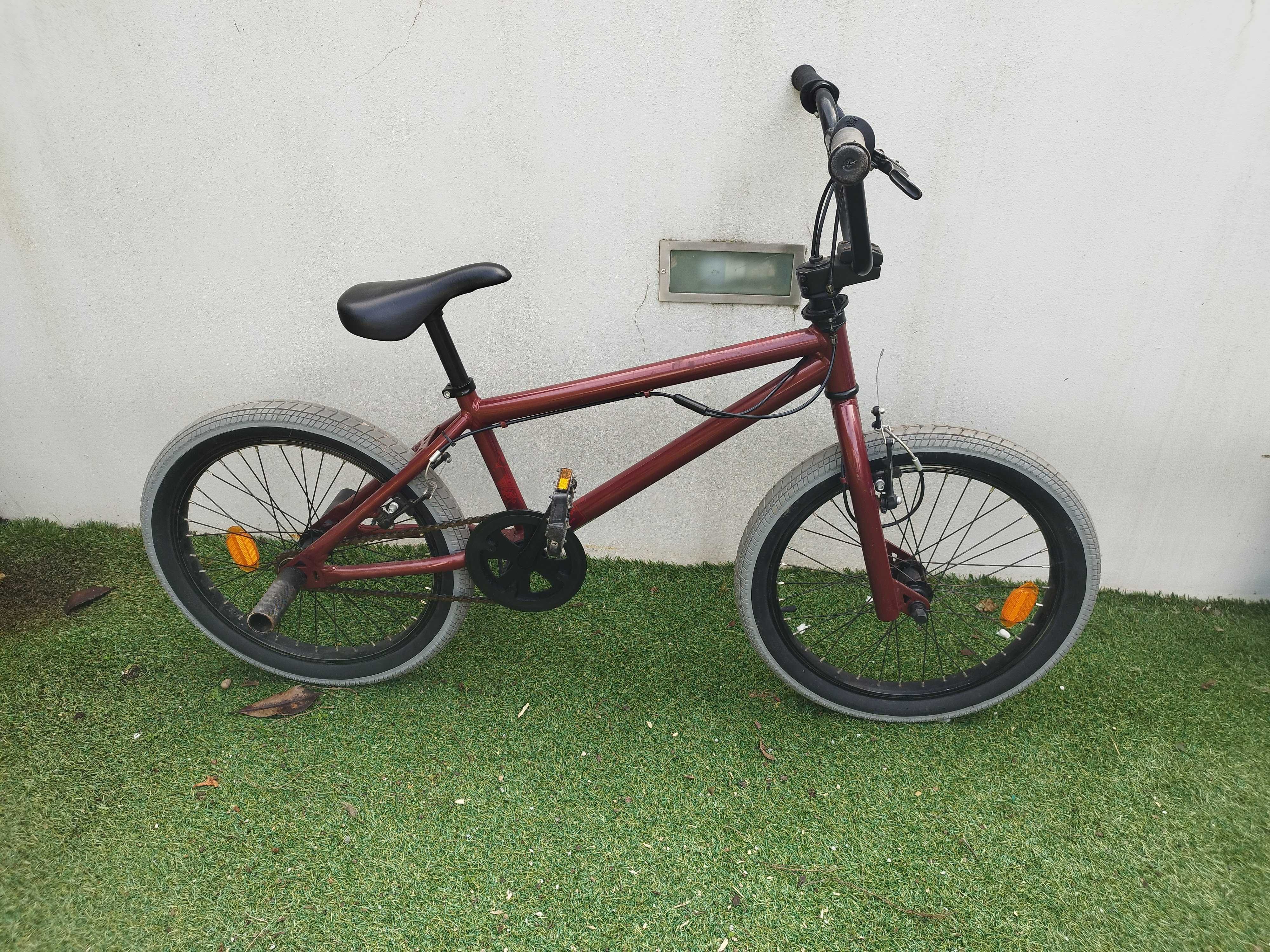 Bicicleta BMX, em bom estado