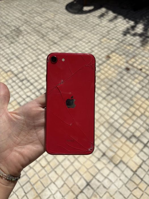 iPhone SE (Product RED) – 64GB – Funcional (vidro traseiro rachado)