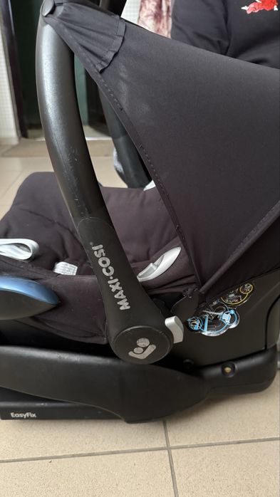 Автокрісло maxi-cosi+ база+ дощовик.