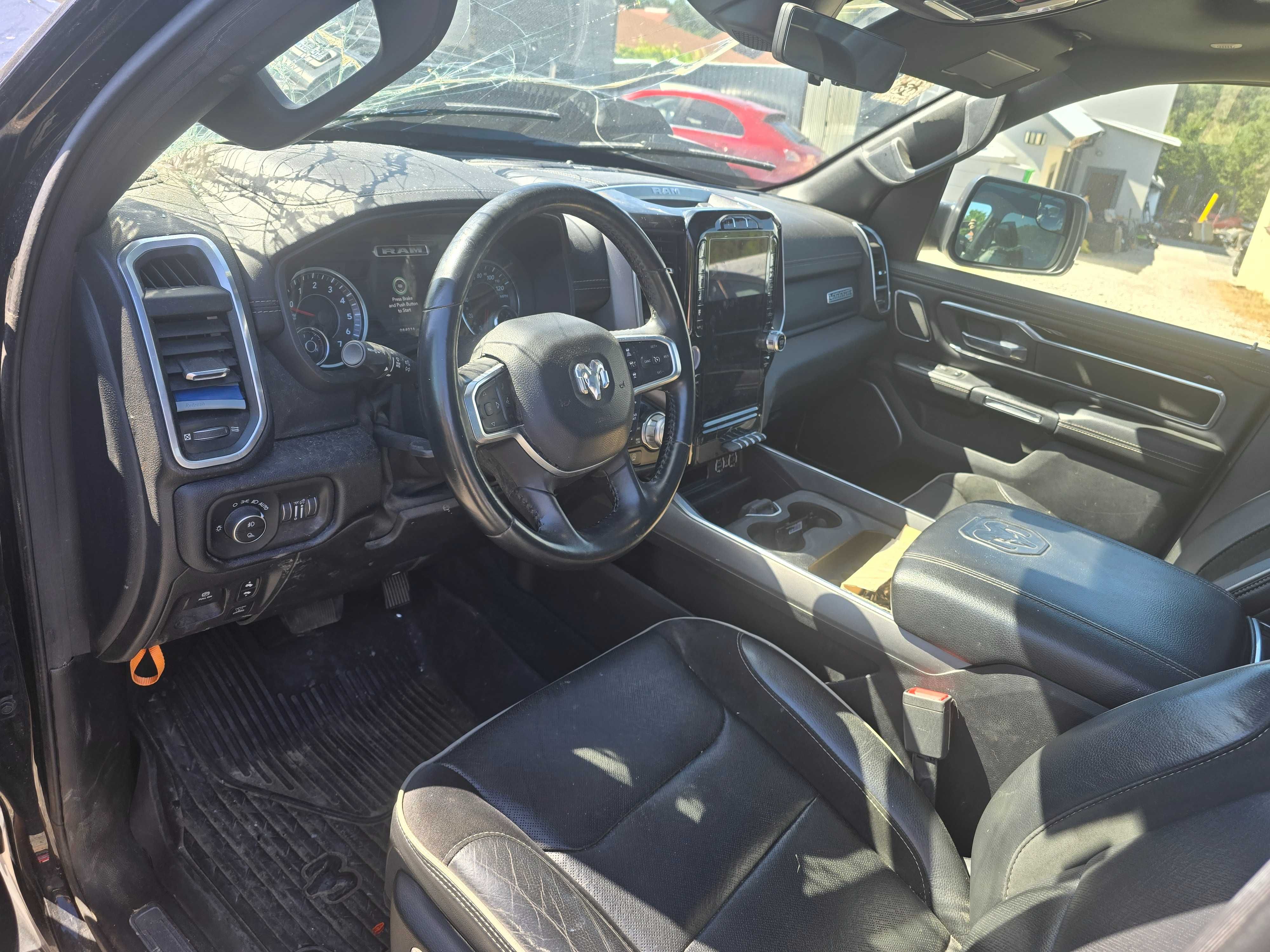 Ram 1500 21r laramie 4x4 5.7 jezdzi auto w Polsce fv23% cena brutto