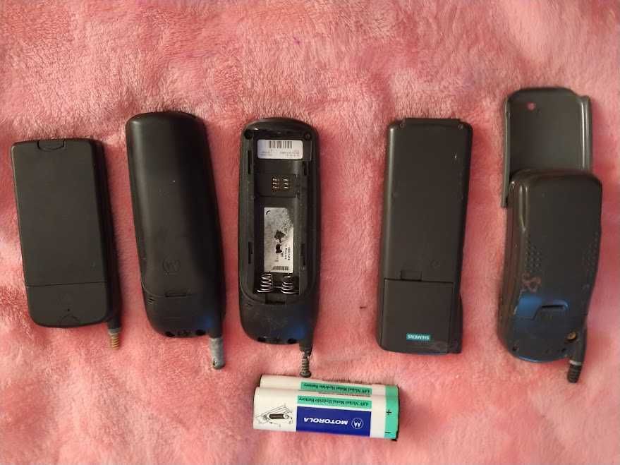 Telemóveis Antigos usados sem carregadores, e baterias