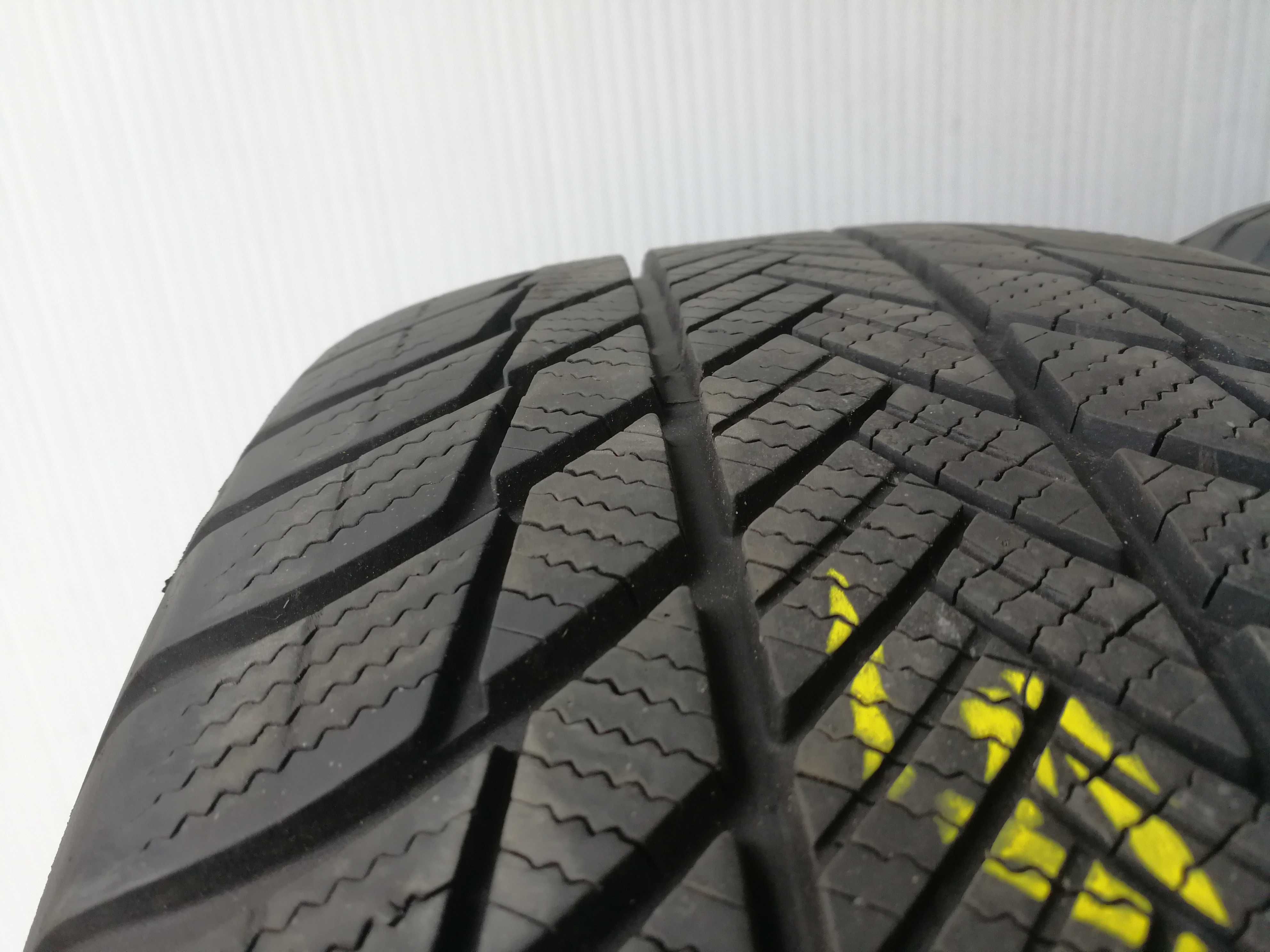 Bridgestone Blizzak LM001 225/60r17 99H Wzmocnienie XL N9035