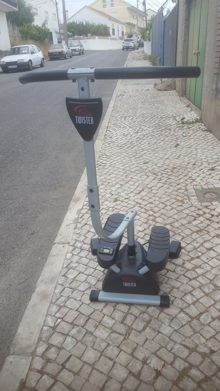 Máquina  para  ginástica  e  movimentar todo  corpo