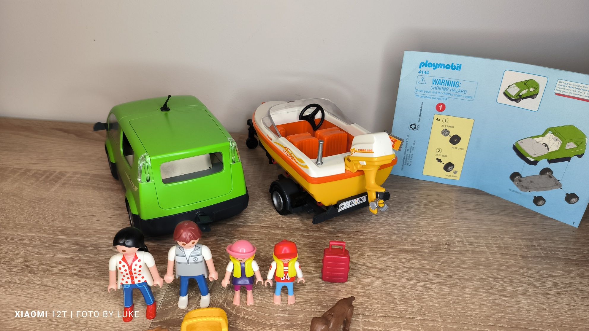 Playmobil zestaw 4144 van rodzinny samochód rodzinny motorówka