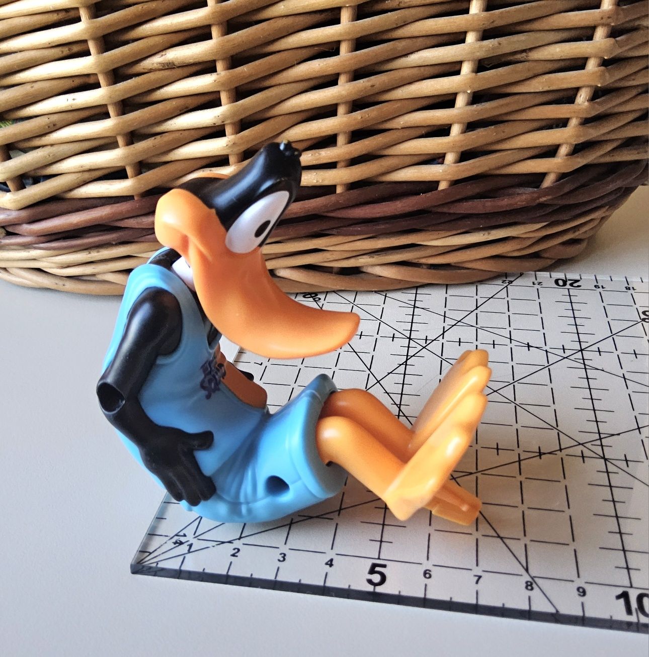 Фігурка Даффі Дак. Іграшки Happy Meal McDonald's "Космічний Джем"