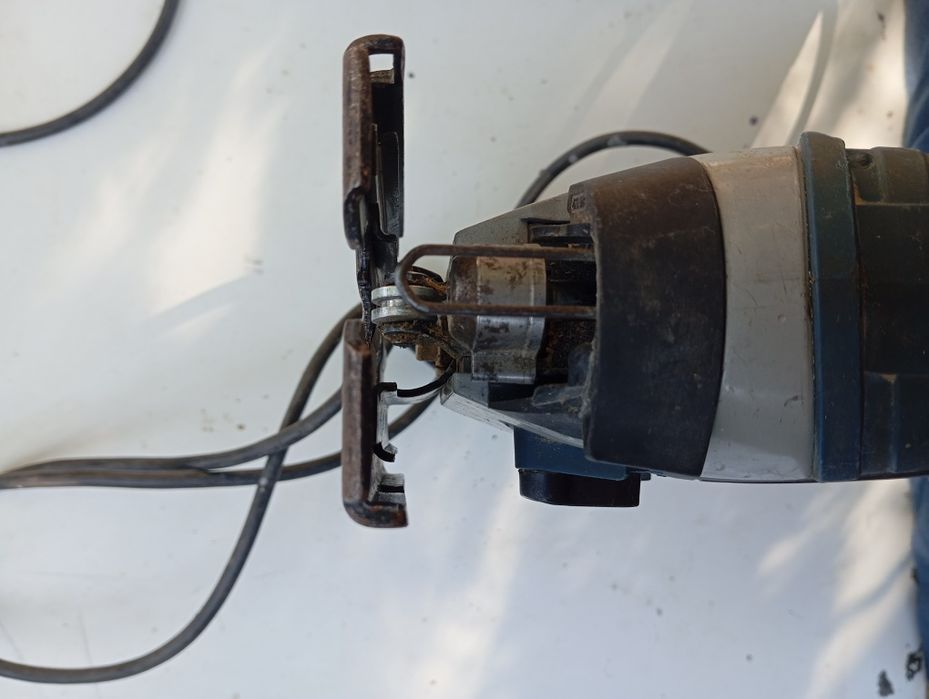 Bosch gst 90 e. Електролобзик.