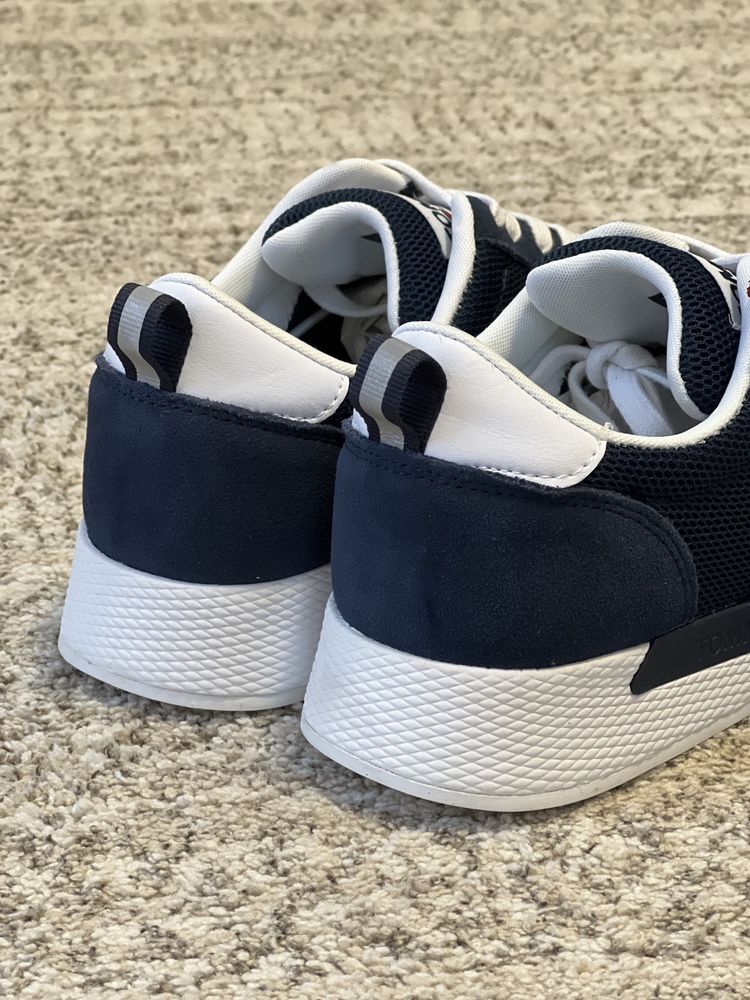 ЗНИЖКА! Кросівки Tommy Hilfiger  Jeans Flag Sneaker  EM0EM00400 40
