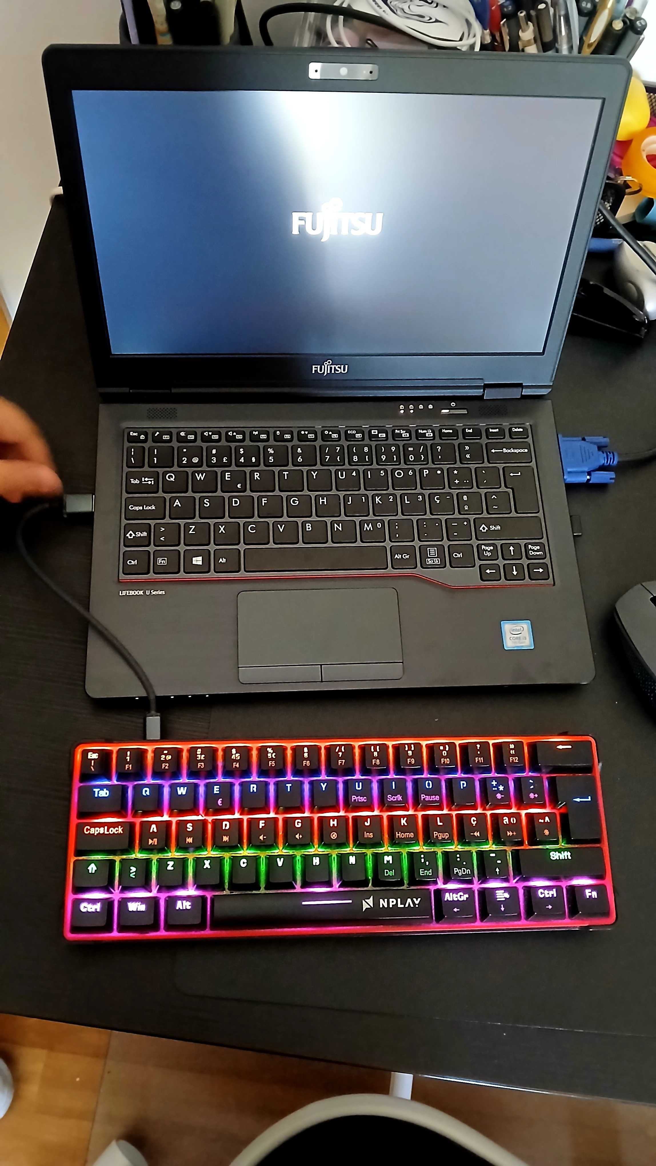 Teclado mecânico pequeno