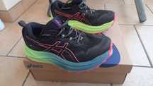Buty biegowe damskie Asics Trabuco Max 2 - rozm. 39,5 - na gwarancji