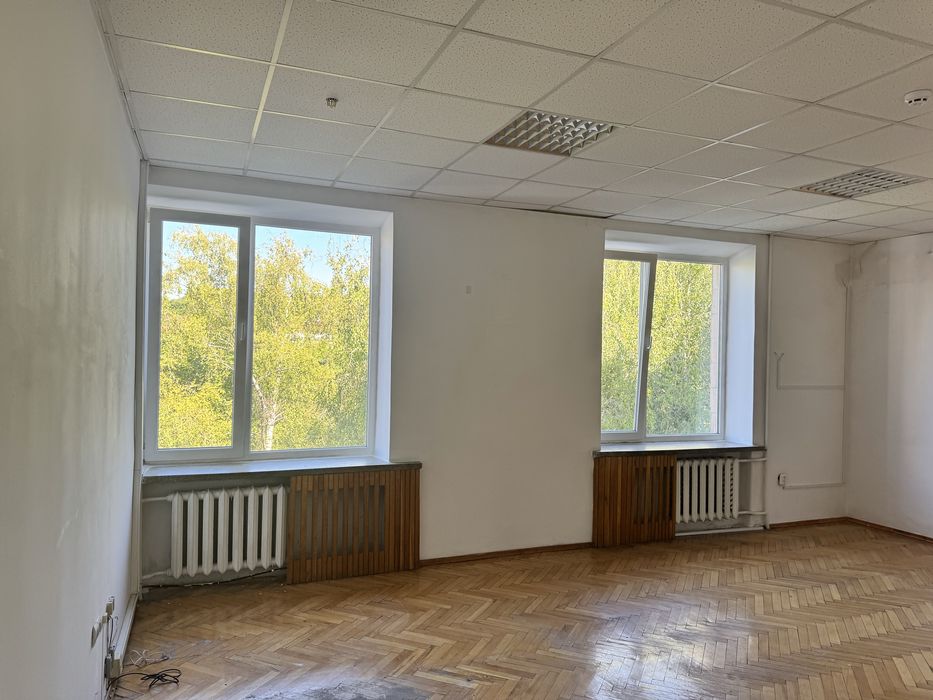Здається в оренду офіс кабінет центр 36.6 кв.м
