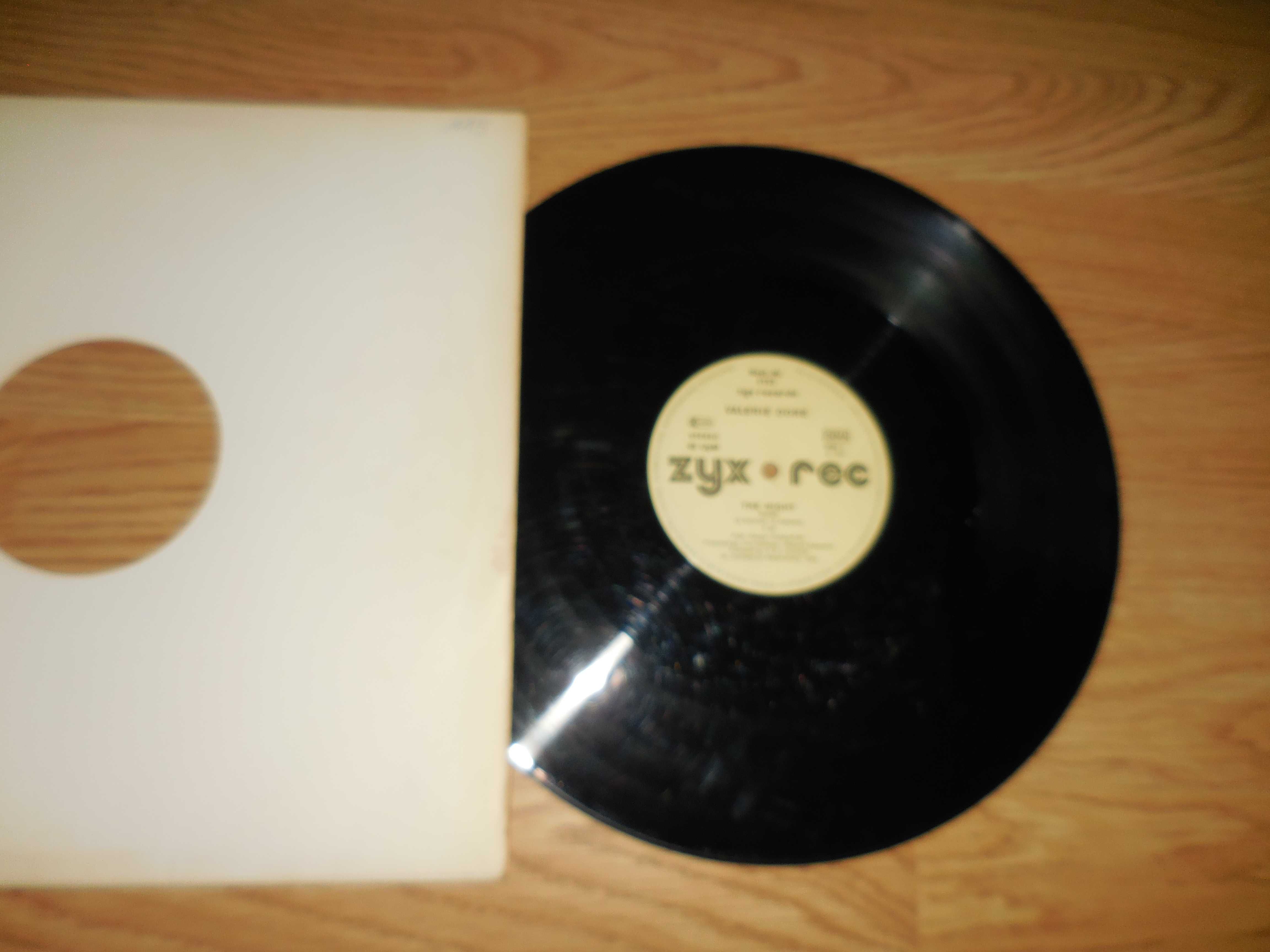 VALERIE DORE 'The night' - MAXI - Italo-disco
