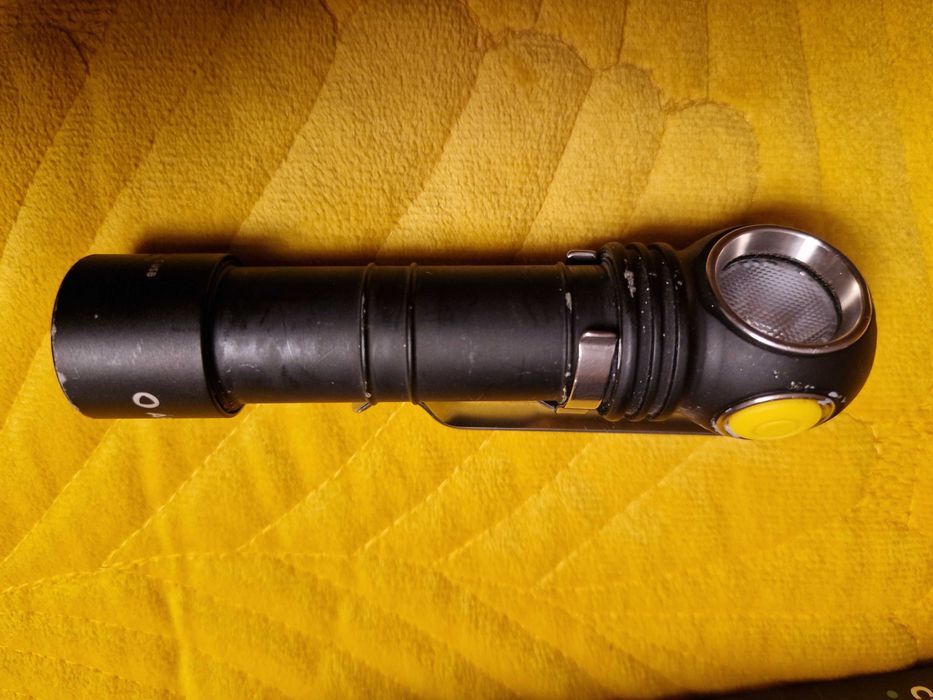 Latarka  Armytek WIZARD C2 PRO +Ładowarka Armytek Handy C2 Pro