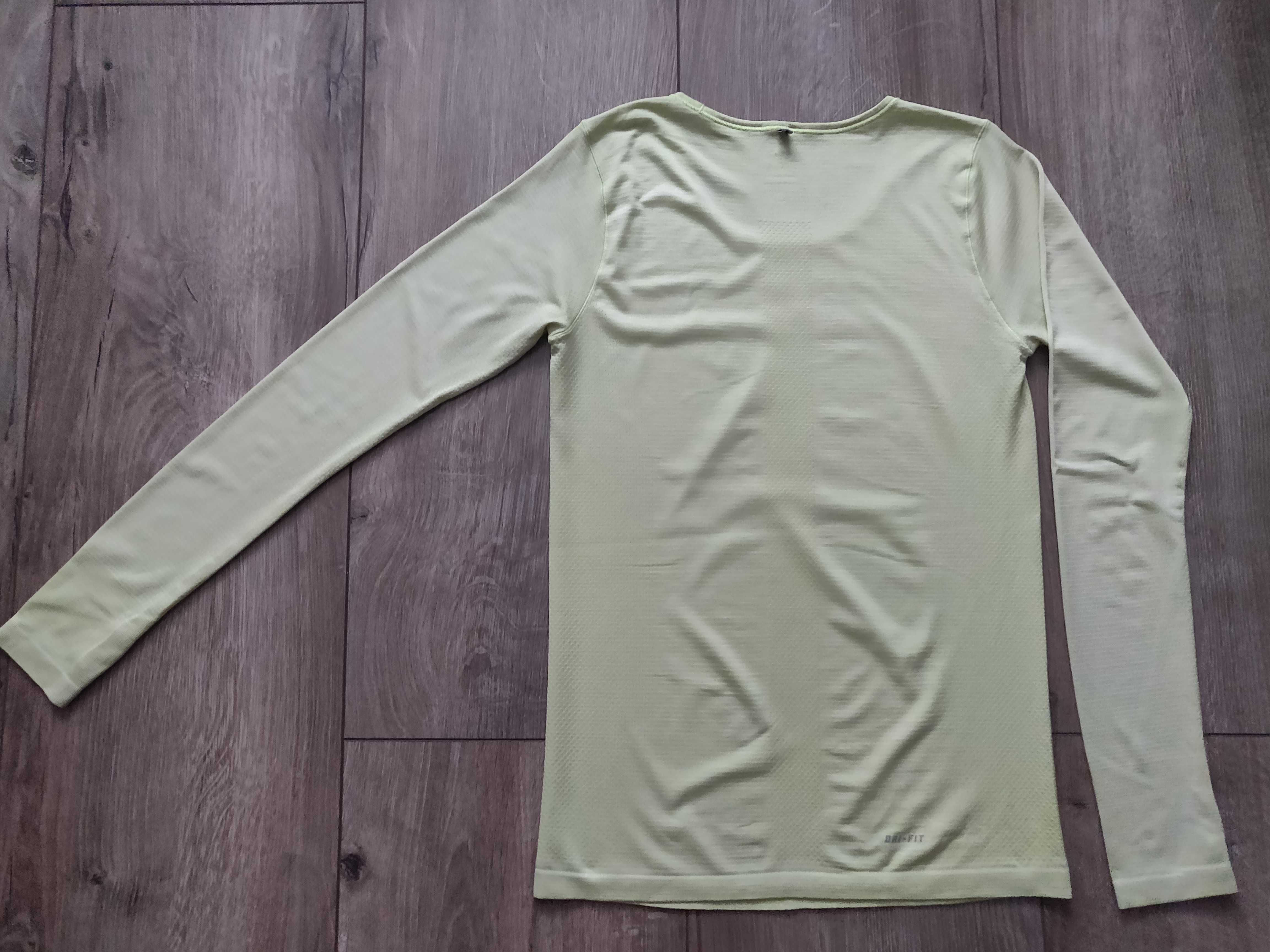 Термобелье компресионное лонгслив Nike dry fit S св- лимонного цвета