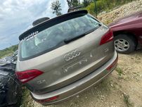 Кришка Багажника в зборі зі склом до Audi Q5 2008-2016