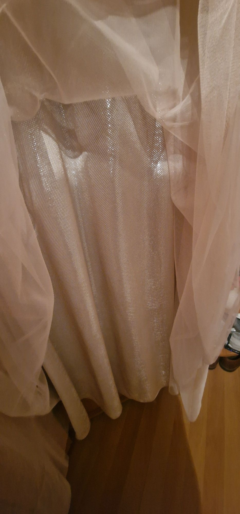 Sukienka. Wyszczuplająca elegandzka na wesele