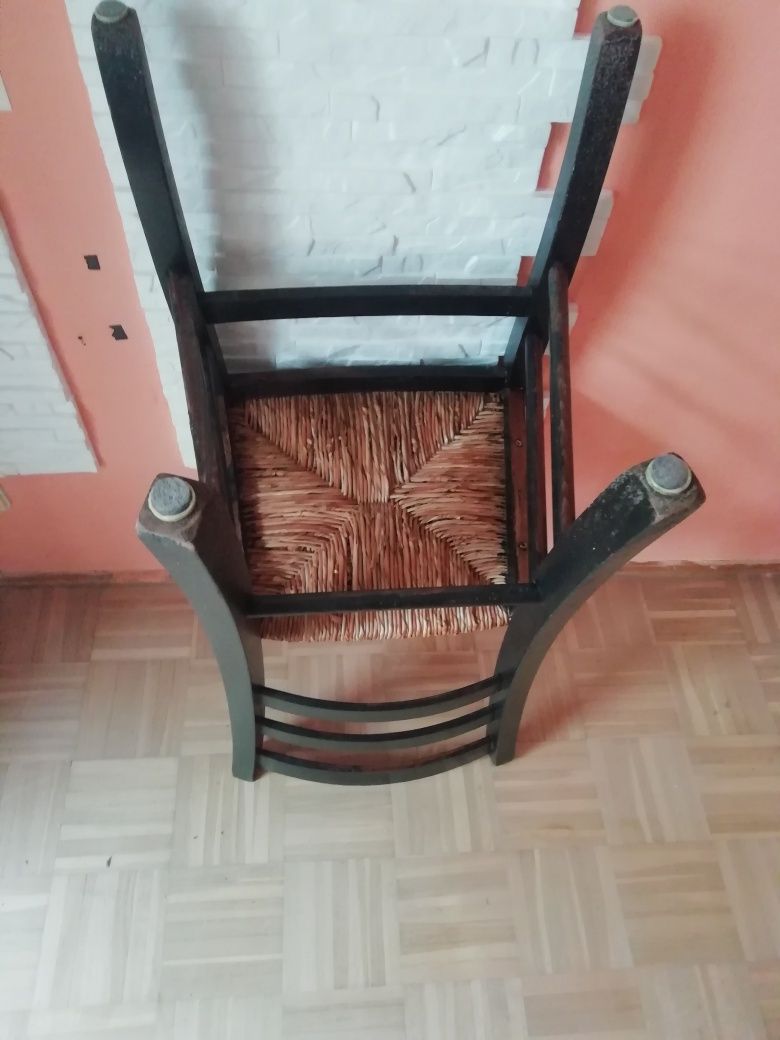 krzesło tapicerowane  produkcji  Fabryki Mebli Stylowych.
