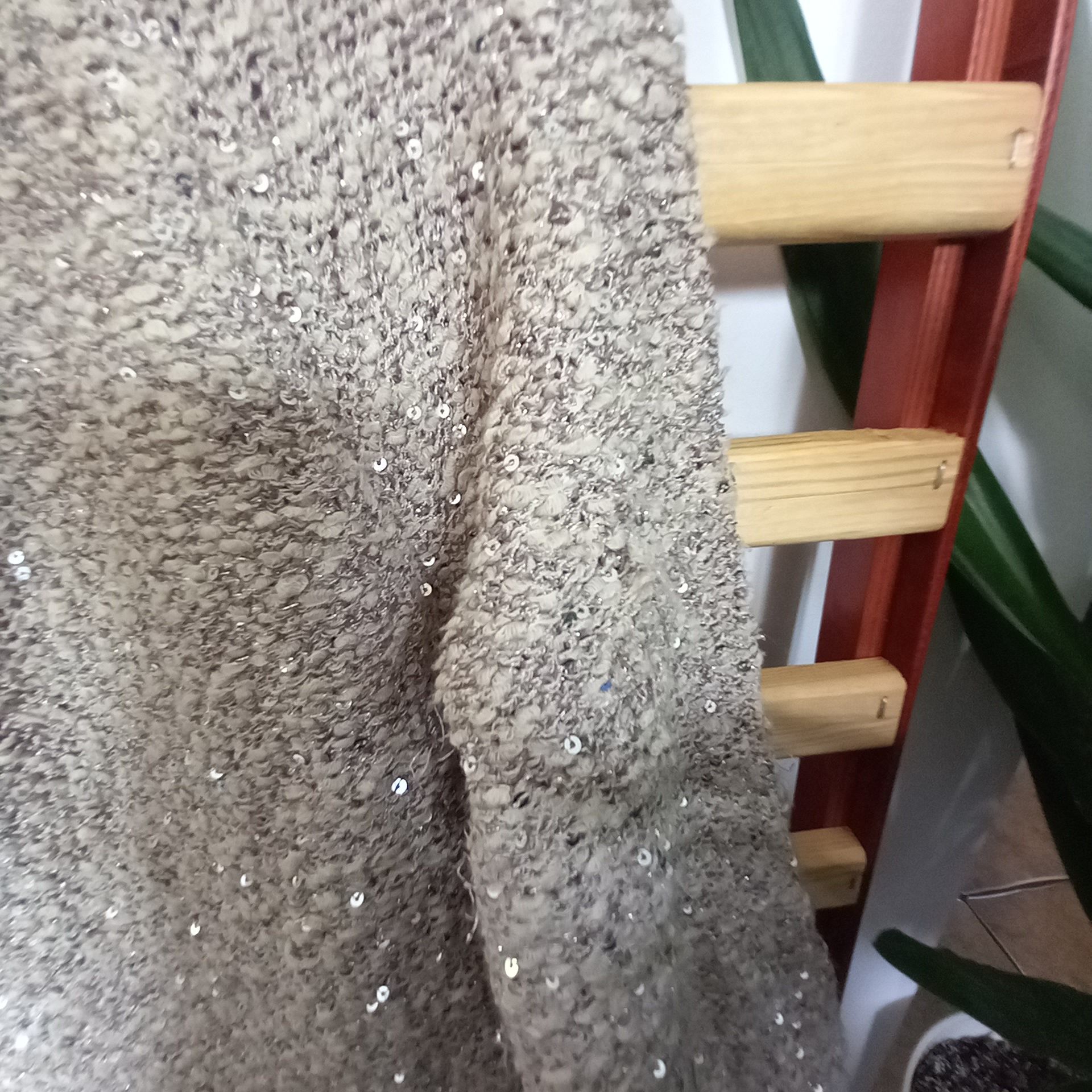 Zloty sweterek Zara