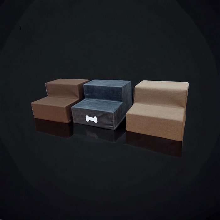 Удобные ступеньки из обшитого тканью для собак мелких и средних пород.