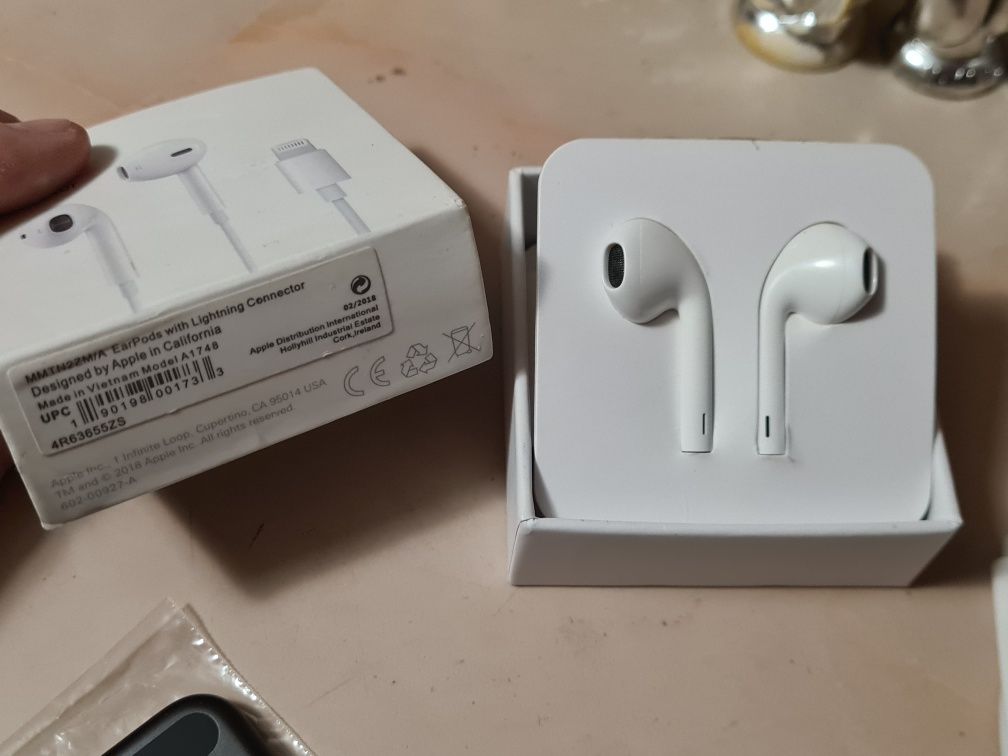 Оригінальні Навушники Гарнітура Apple Earpods A1748 Lightning та 3.5мм