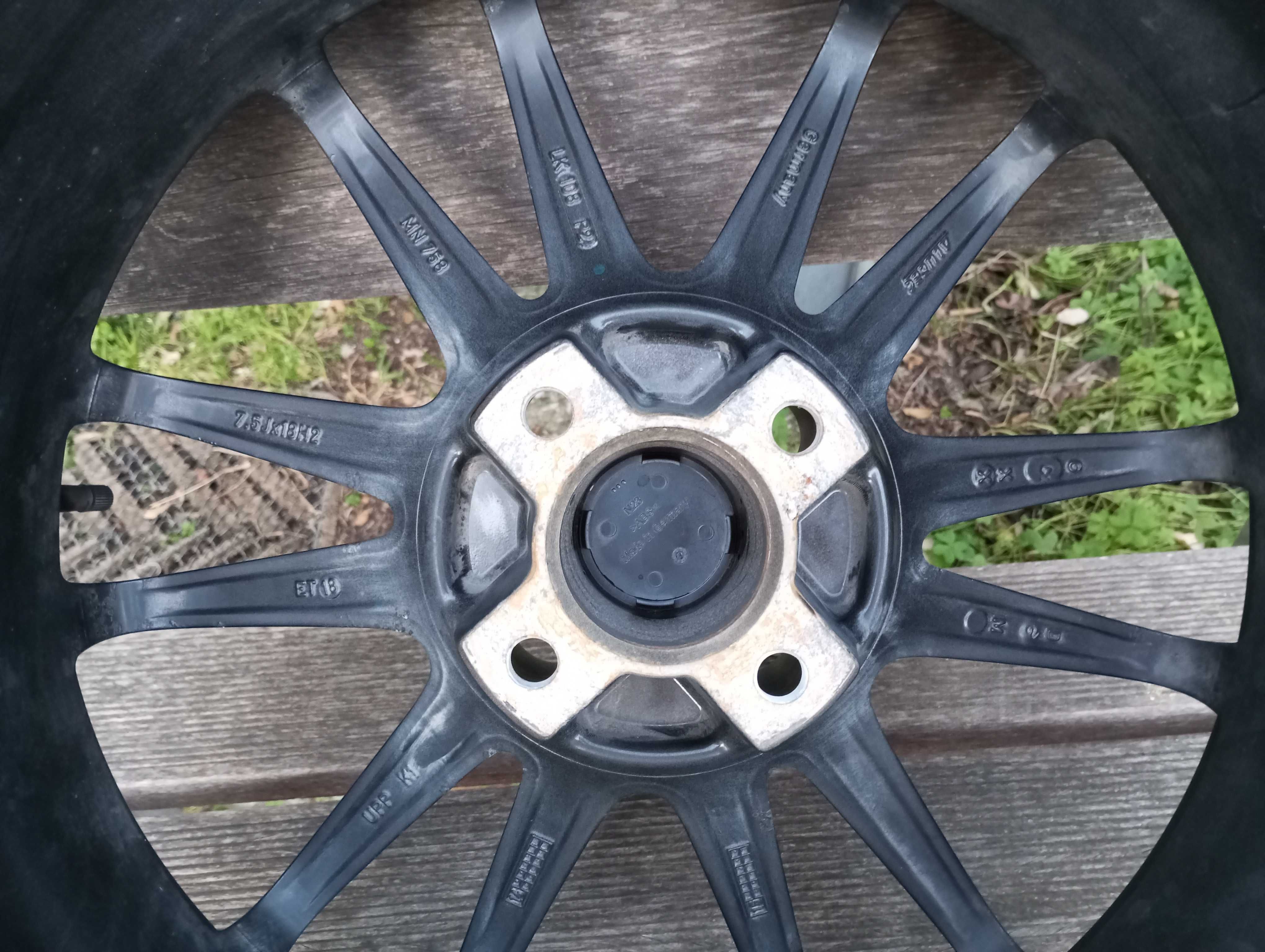 Vendo 4 Jantes Alutec Monstr com pneus Nankang
205/40/18