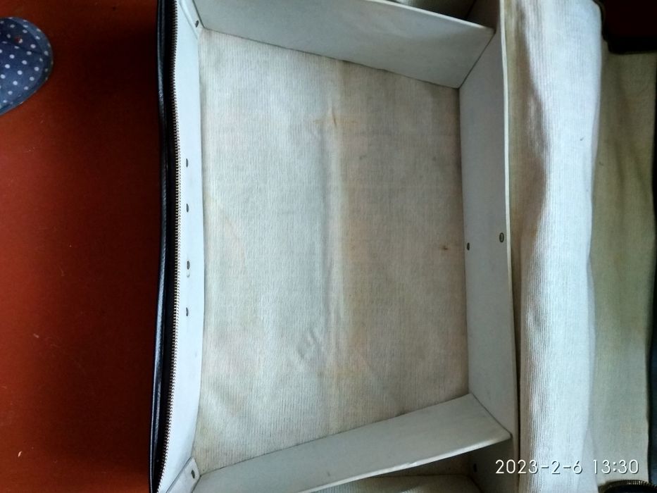 Чемодан складной.