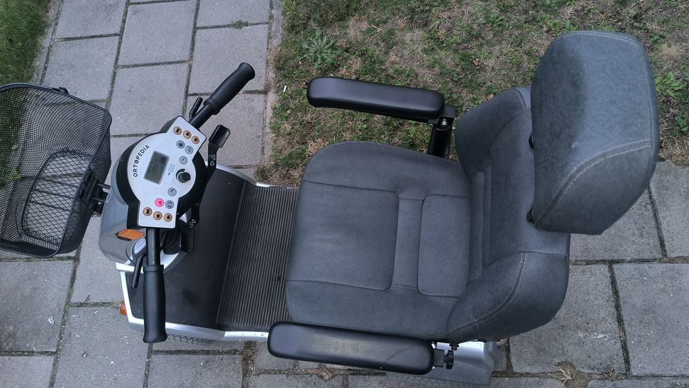 Wózek, skuter elektryczny dla niepełnosprawnych
