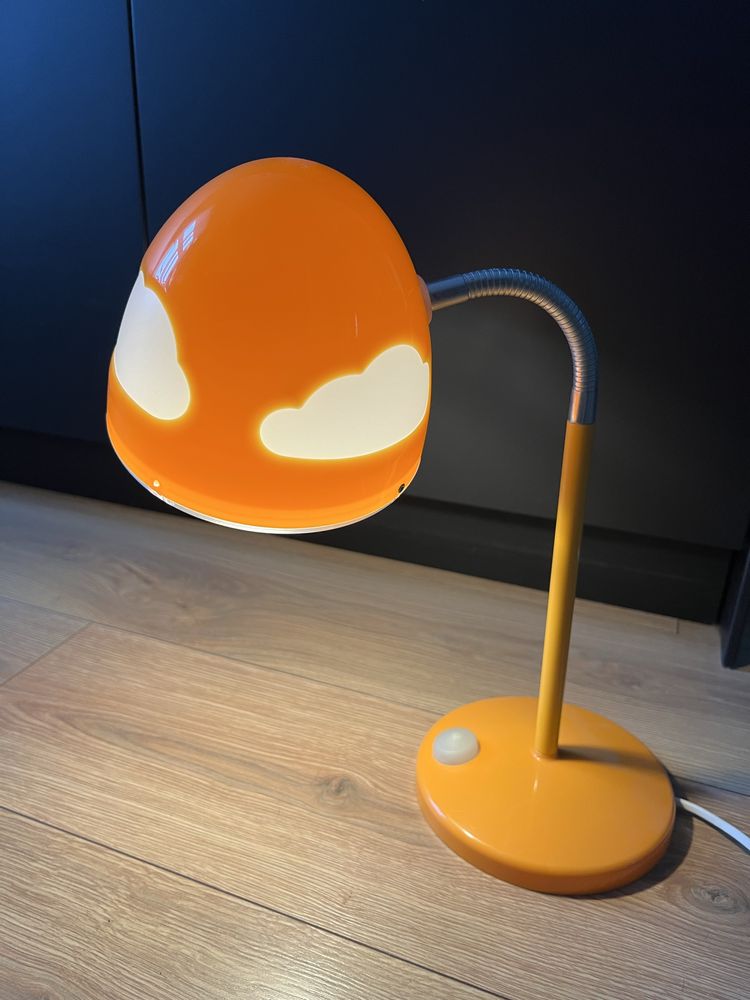 Lampka biurkowa IKEA Skojig vintage LED pomarańczowa chmurki