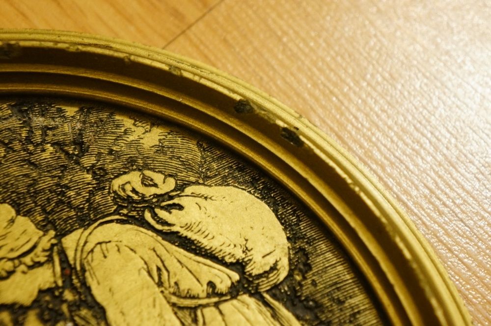 Stary obrazek medalion na ścianę złoty odlew księżniczka włóczykij