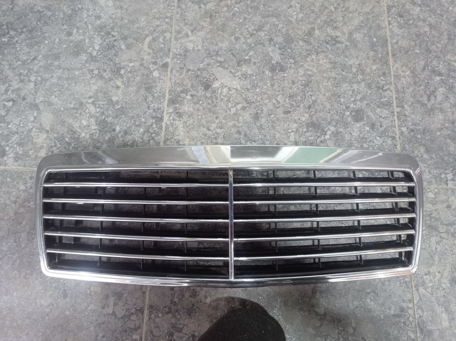 Решітка mercedes w210