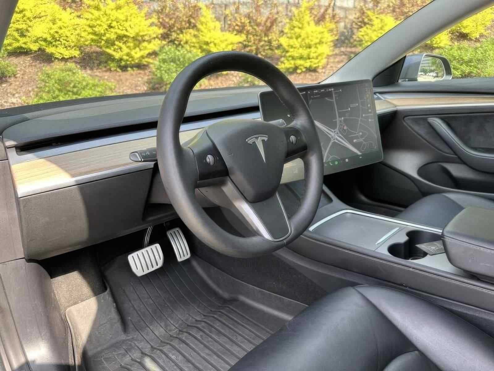 2021    Tesla Model 3