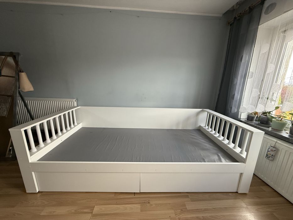 Łóżko jednoosobowe z szufladami