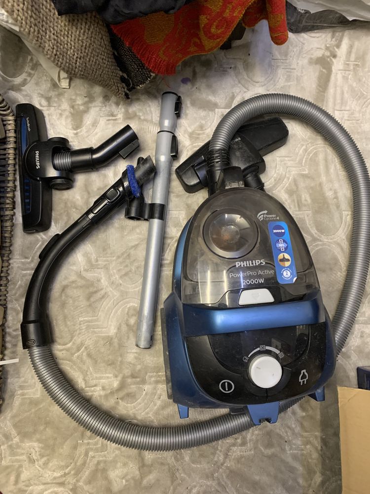 Пилосос PHILIPS PowerPro Active FC8672/01. BOSCH BGL42455