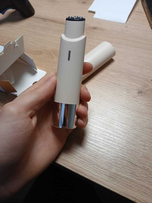 Urządzenie do pielęgnacji okolic oczu