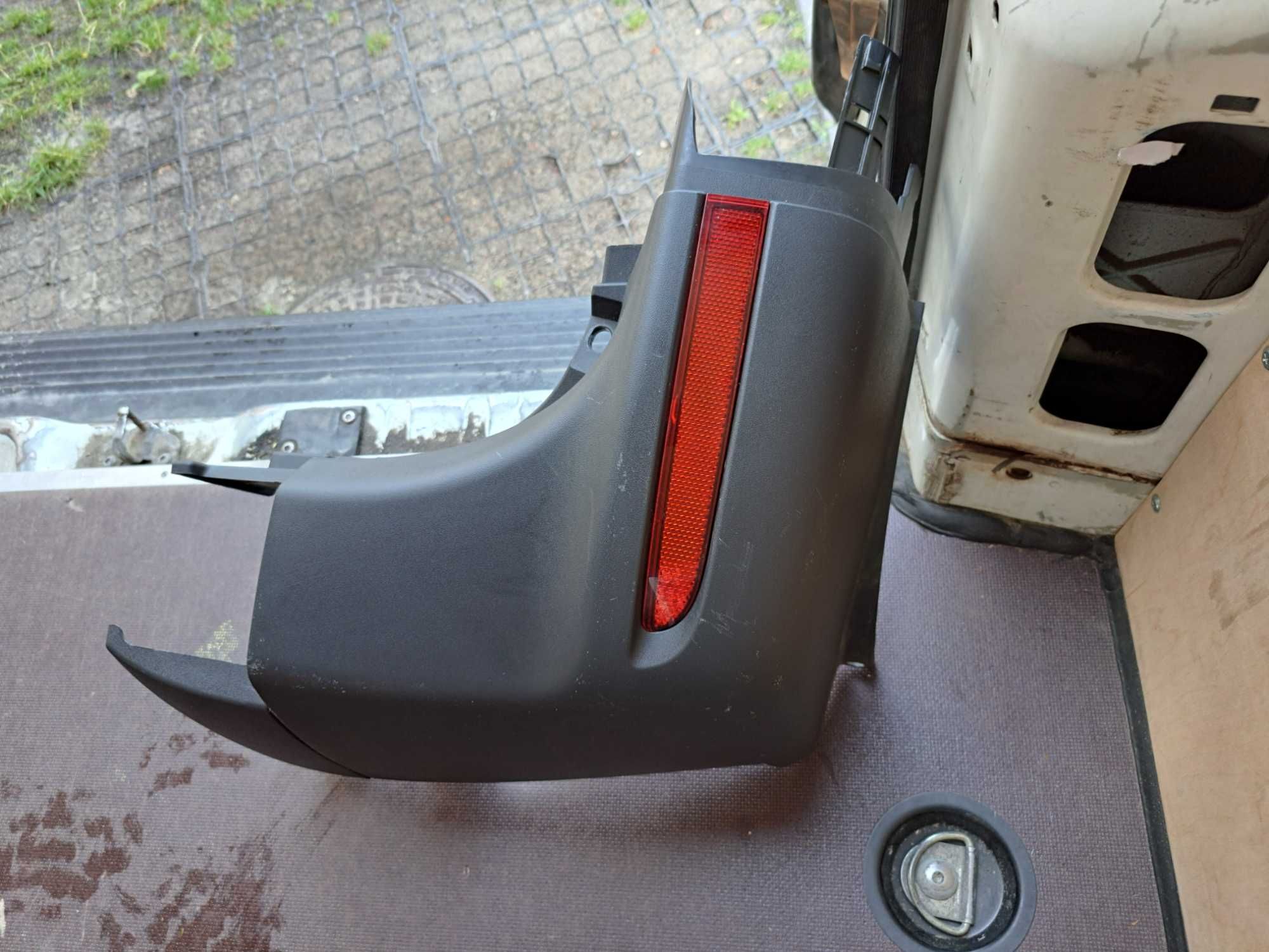 Mercedes-Benz Sprinter W907 W910 Narożnik zderzaka tylnego