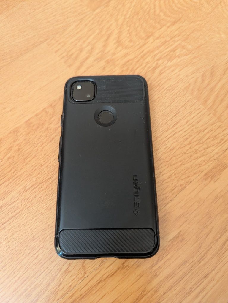 Google Pixel 4a (128GB) w bardzo dobrym stanie + akcesoria