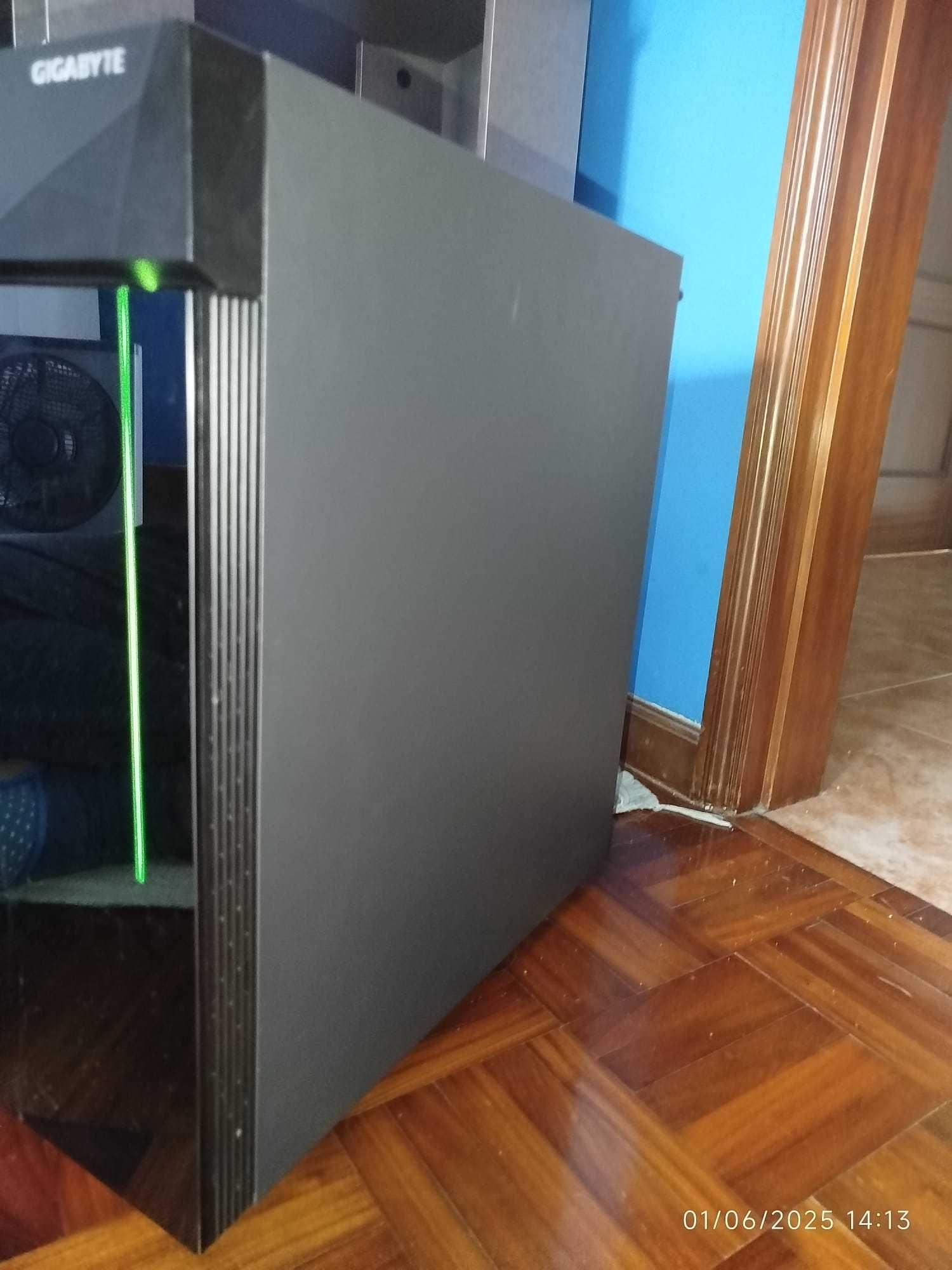 PC Gaming com uma RTX 3060 TI, 32gb RAM, Ryzen 5 8400f, 1 TB SSD
