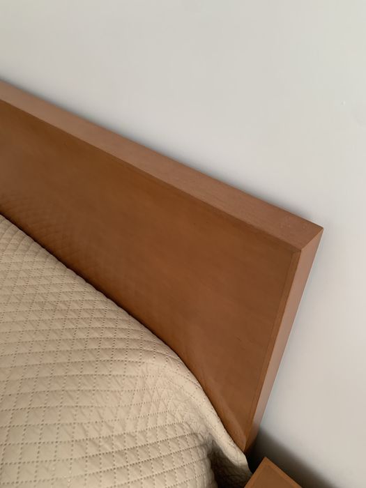 Cama Casal Madeira + Mesinhas de cabeceira