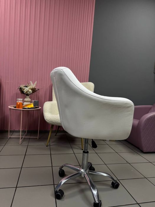 Перукарське крісло б/у