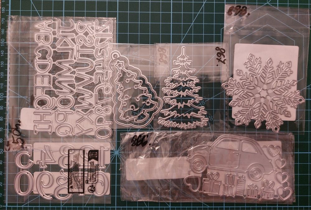 Zestaw wykrojników scrapbooking
