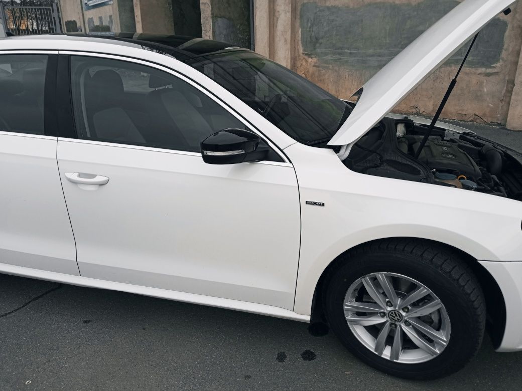 Продам автомобіль Volkswagen Passat, 2014