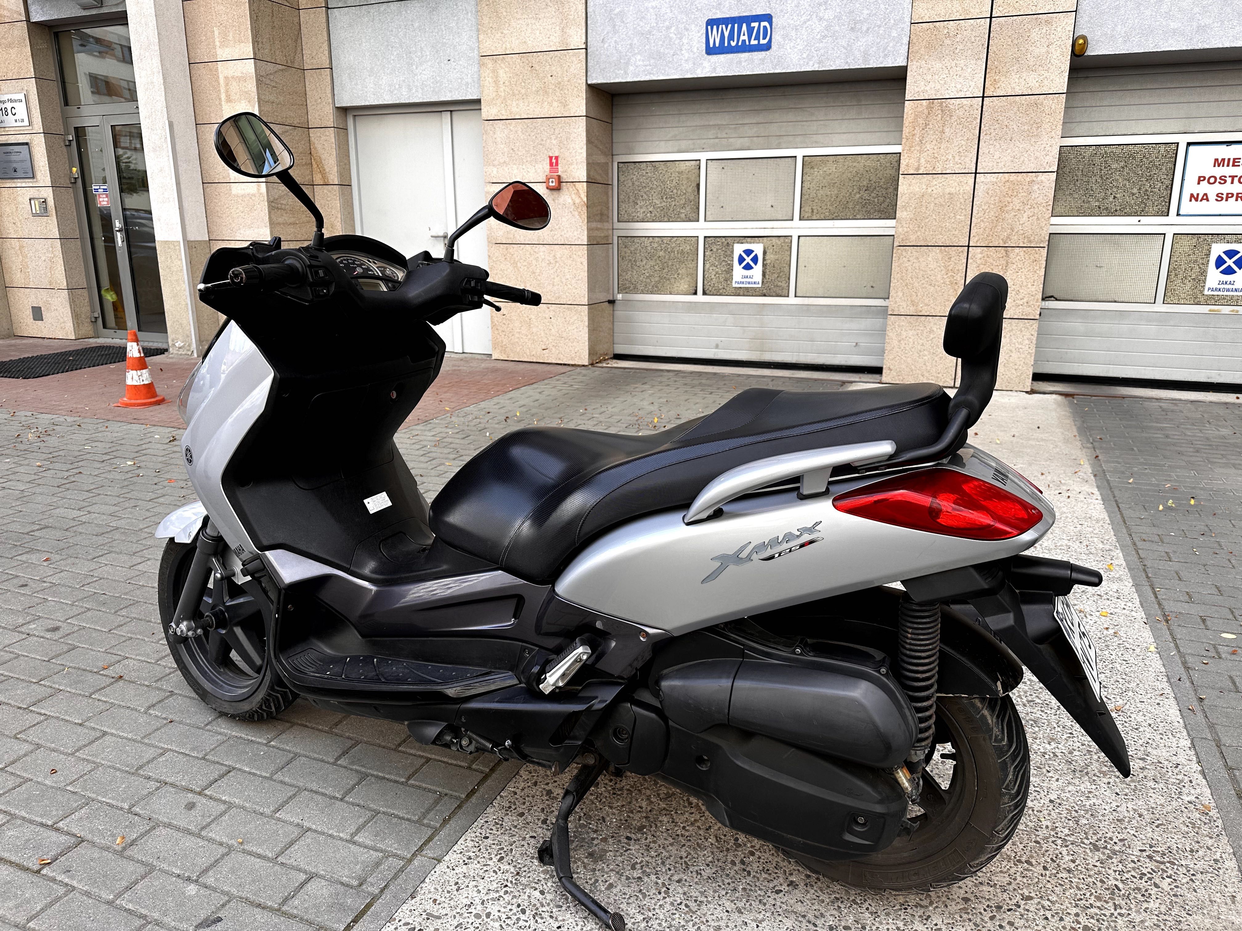 Yamaha X-max 125
