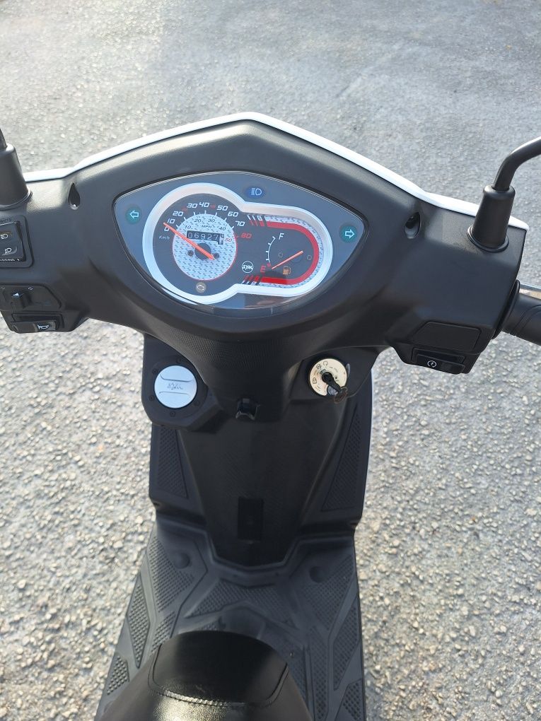 orbit III 50 sym scooter