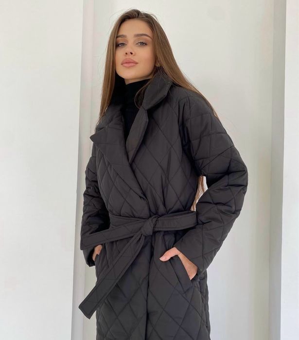 Стильний пуховик під пояс