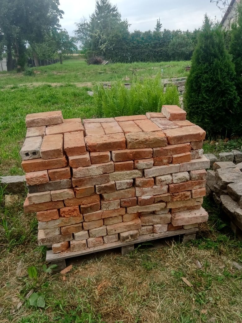 Do sprzedania dachówka i cegła