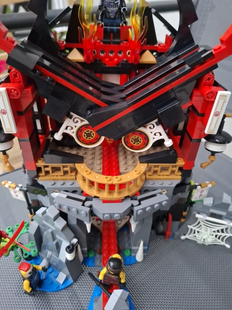 Lego świątynia wskrzeszenia 70643