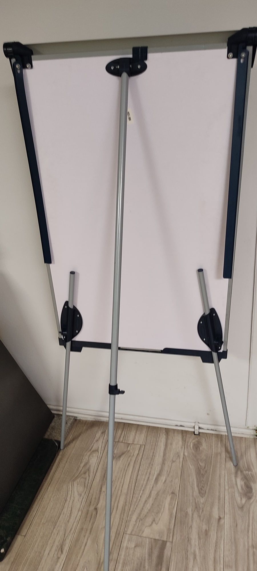 Flipchart nobo, tablica suchościeralna.